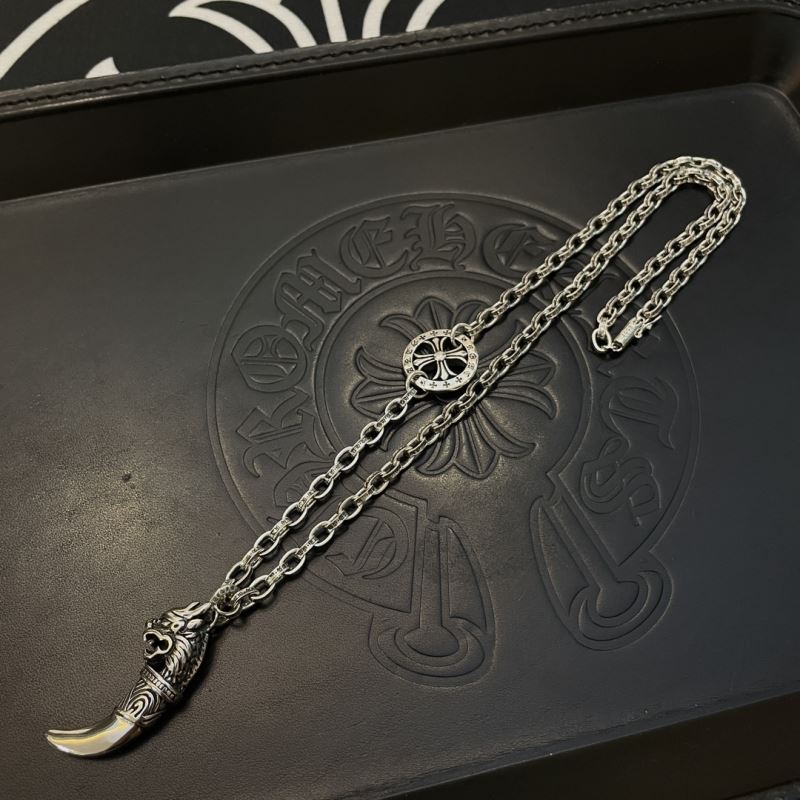 Ch*0me He**ts necklaces
